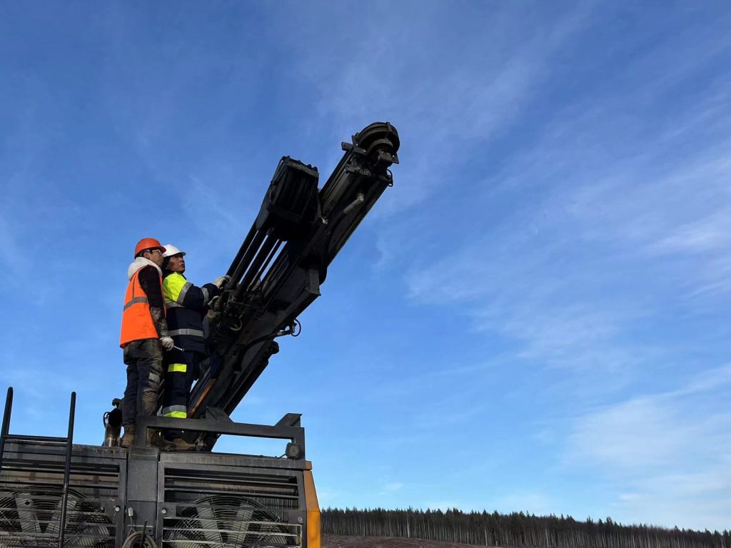 AMMEX / 普华英工 DTH Rock Drill L8 работает в России